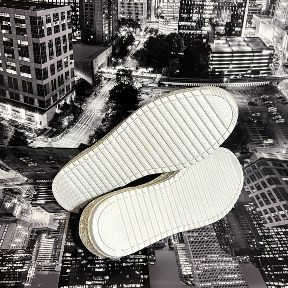 Very G Canvas Sneakers - Picture 5 of 7
